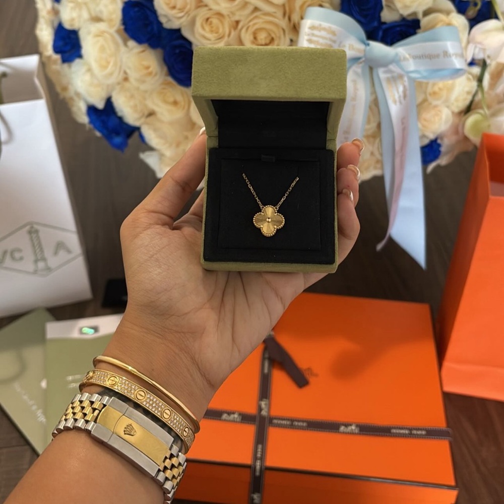 Van Cleef & Arpels Gold Alhambra Necklace - Picture 1 of 9